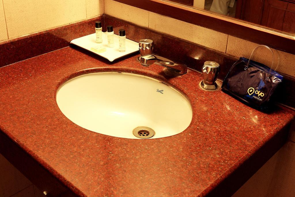 Oyo 1346 Manthan Hotel Kolkata Eksteriør bilde